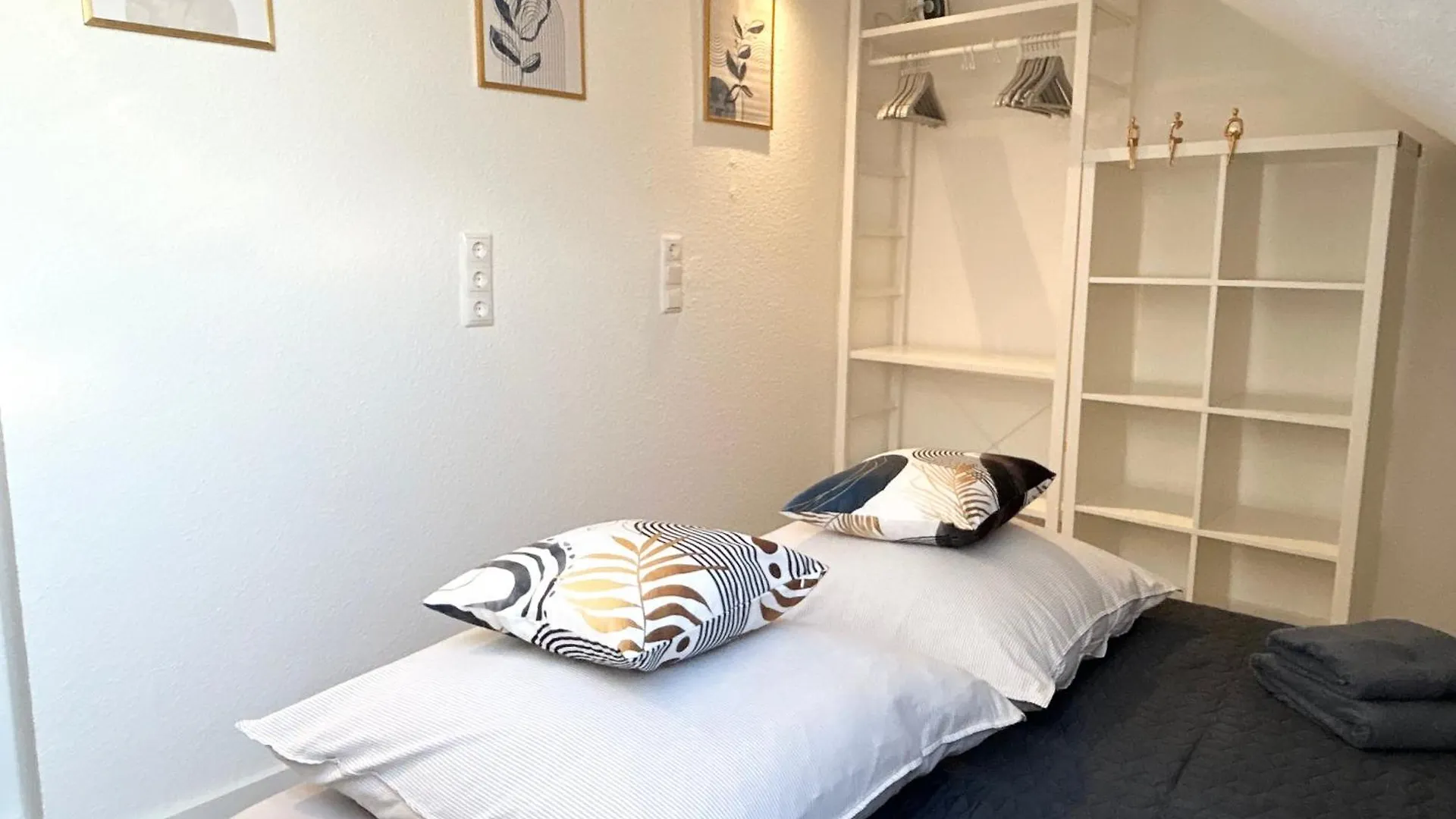 Apartment Lgh-Moderne, Ruhige Wohnung, Naehe Zum Flughafen Und Autobahn, 24H-Self-Check-In, Vollausgestattet, Disneyplus, Waschmaschine Langenhagen